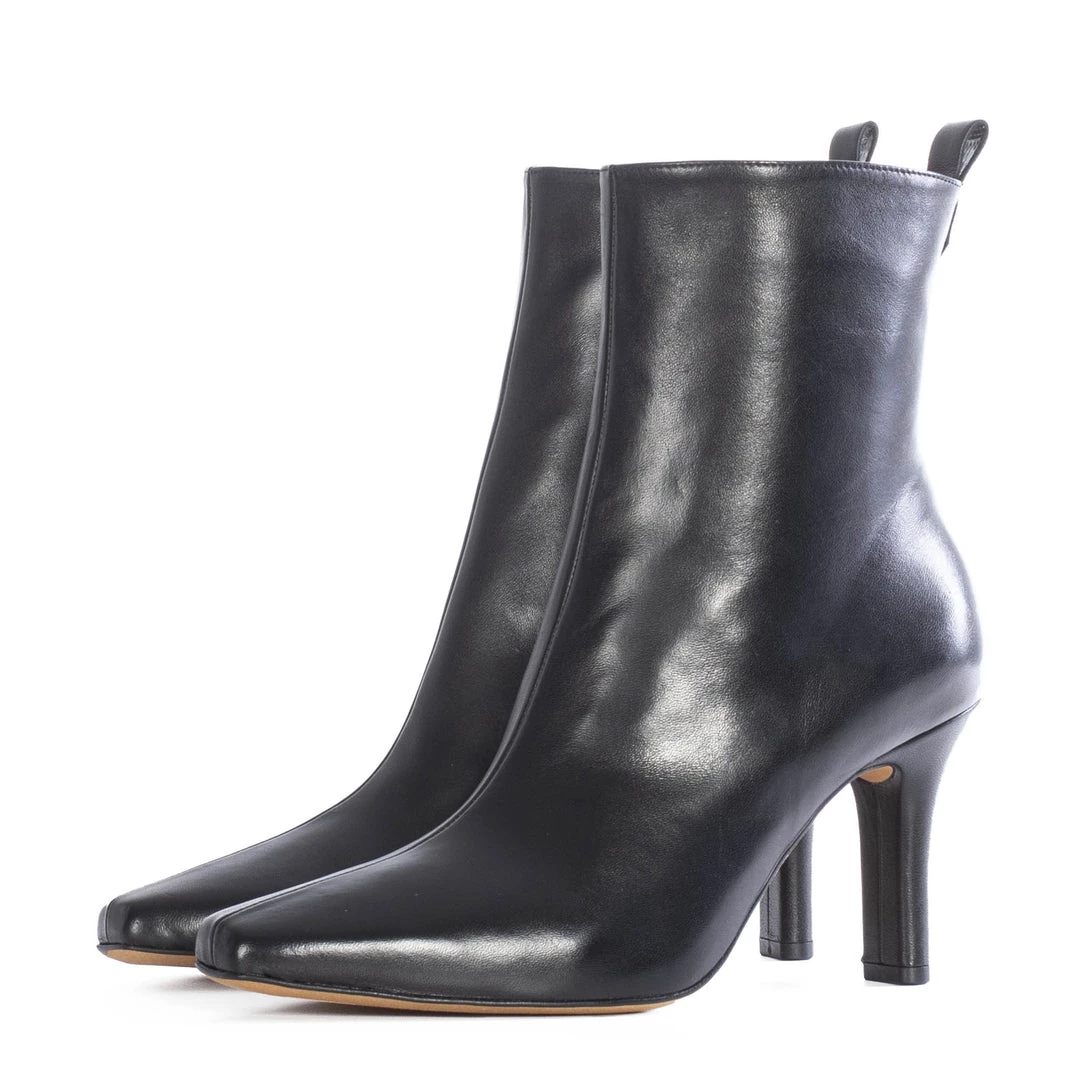 TORAL SQUARE TOE BLACK LEATHER ANKLE BOOTS 1 TORAL SQUARE TOE BLACK LEATHER ANKLE BOOTS