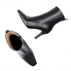 TORAL SQUARE TOE BLACK LEATHER ANKLE BOOTS 7 TORAL SQUARE TOE BLACK LEATHER ANKLE BOOTS