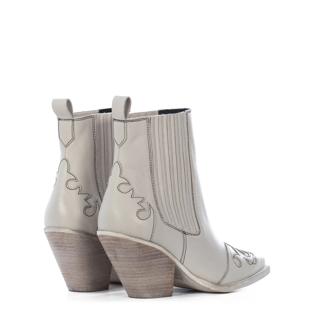 TORAL WHITE LEATHER ANKLE BOOTS 3 TORAL WHITE LEATHER ANKLE BOOTS