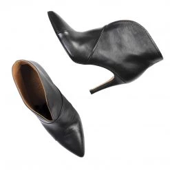 TORAL BLACK LEATHER ANKLE BOOTS 8 TORAL BLACK LEATHER ANKLE BOOTS